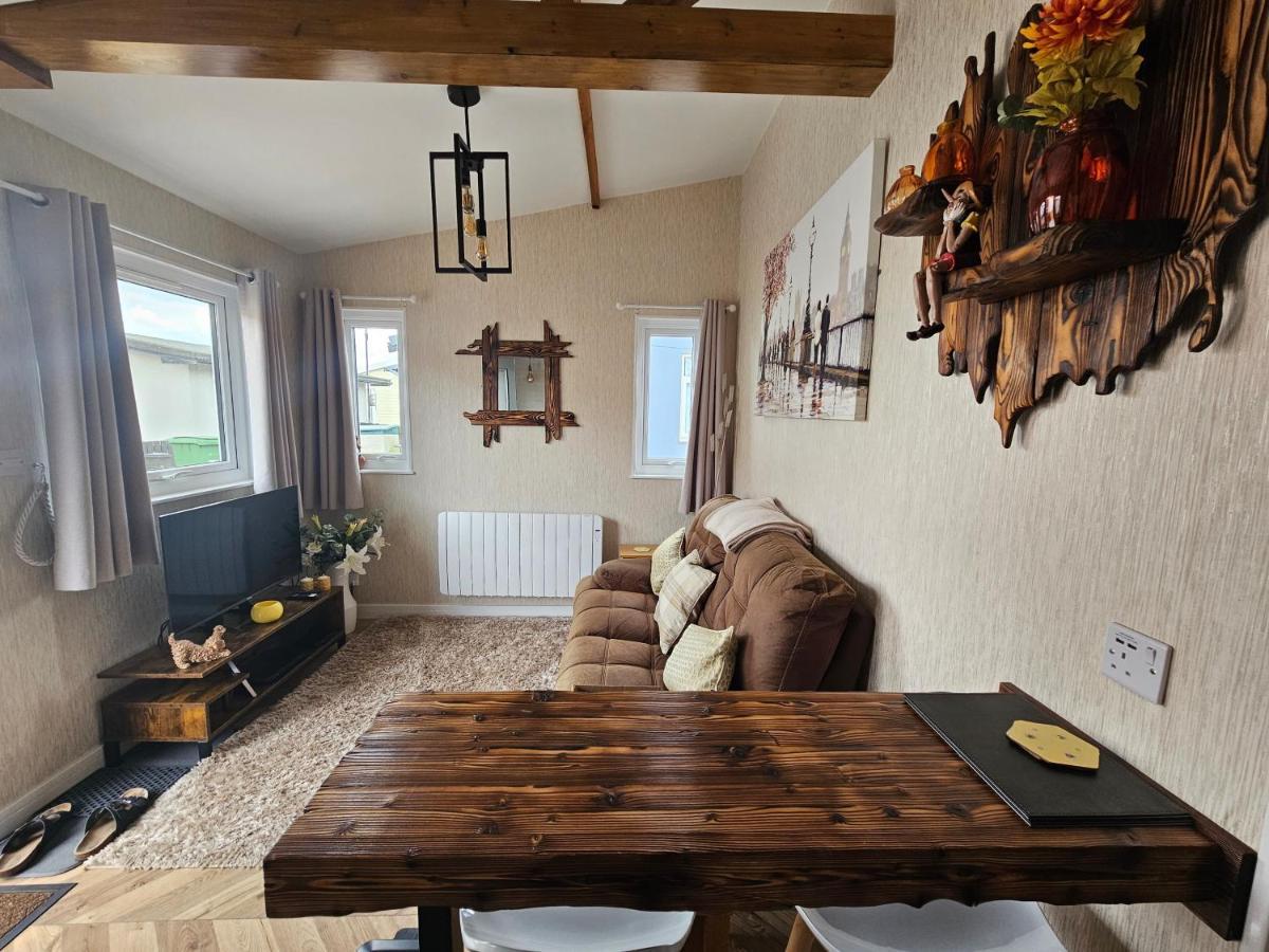 Beautiful & Stunning 1-Bed Chalet In Бринлингтон Экстерьер фото